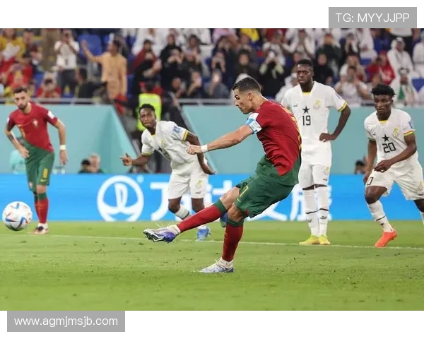 卡塔尔世界杯足球宝贝的时尚造型与舞台表现全解析